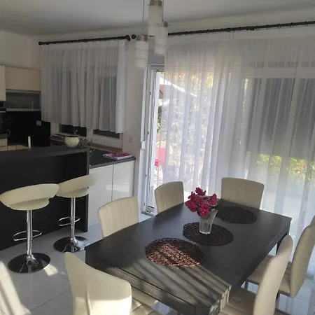 Apartamento With A Parking Space Okrug Gornji, Ciovo - 21440