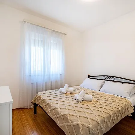 With A Parking Space Okrug Gornji, Ciovo - 21440 Apartamento