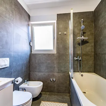With A Parking Space Okrug Gornji, Ciovo - 21440 Apartamento *